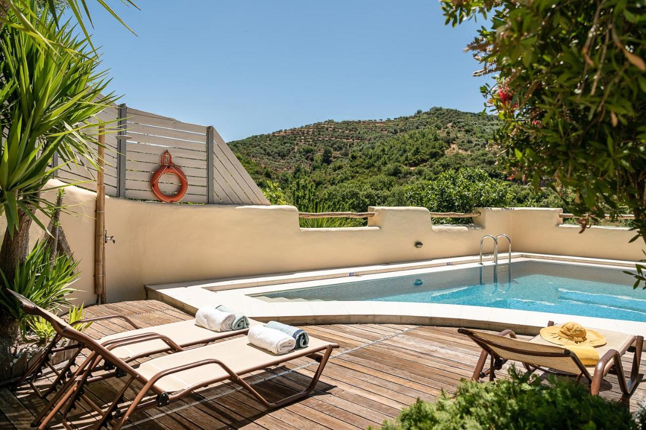 Verekinthos Villas - Pool, Hot Tub, Bbq, Kids Playground, Stunning Mountain Views Yerolakkos Екстер'єр фото