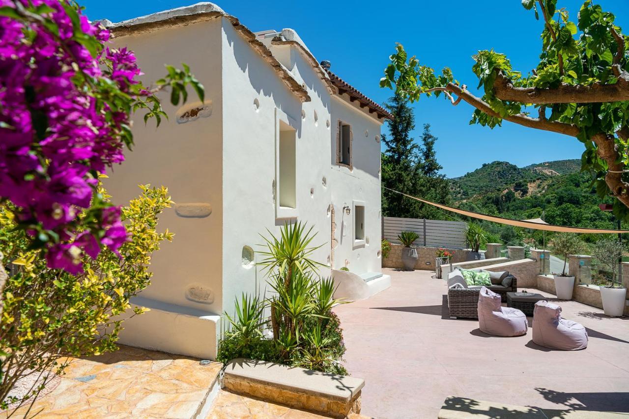Verekinthos Villas - Pool, Hot Tub, Bbq, Kids Playground, Stunning Mountain Views Yerolakkos Екстер'єр фото