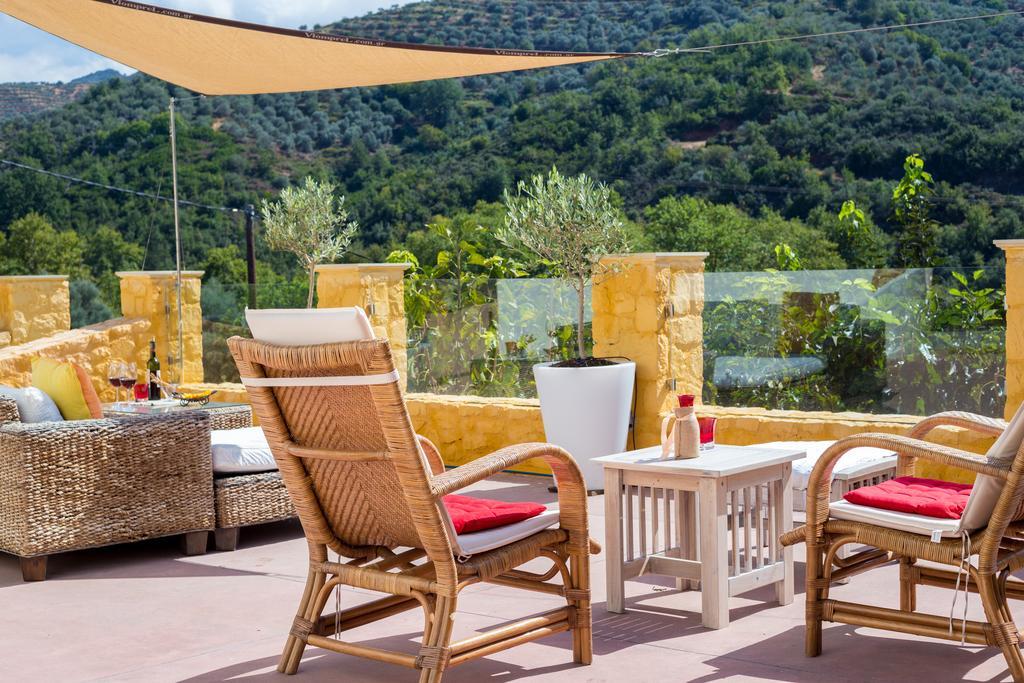 Verekinthos Villas - Pool, Hot Tub, Bbq, Kids Playground, Stunning Mountain Views Yerolakkos Екстер'єр фото