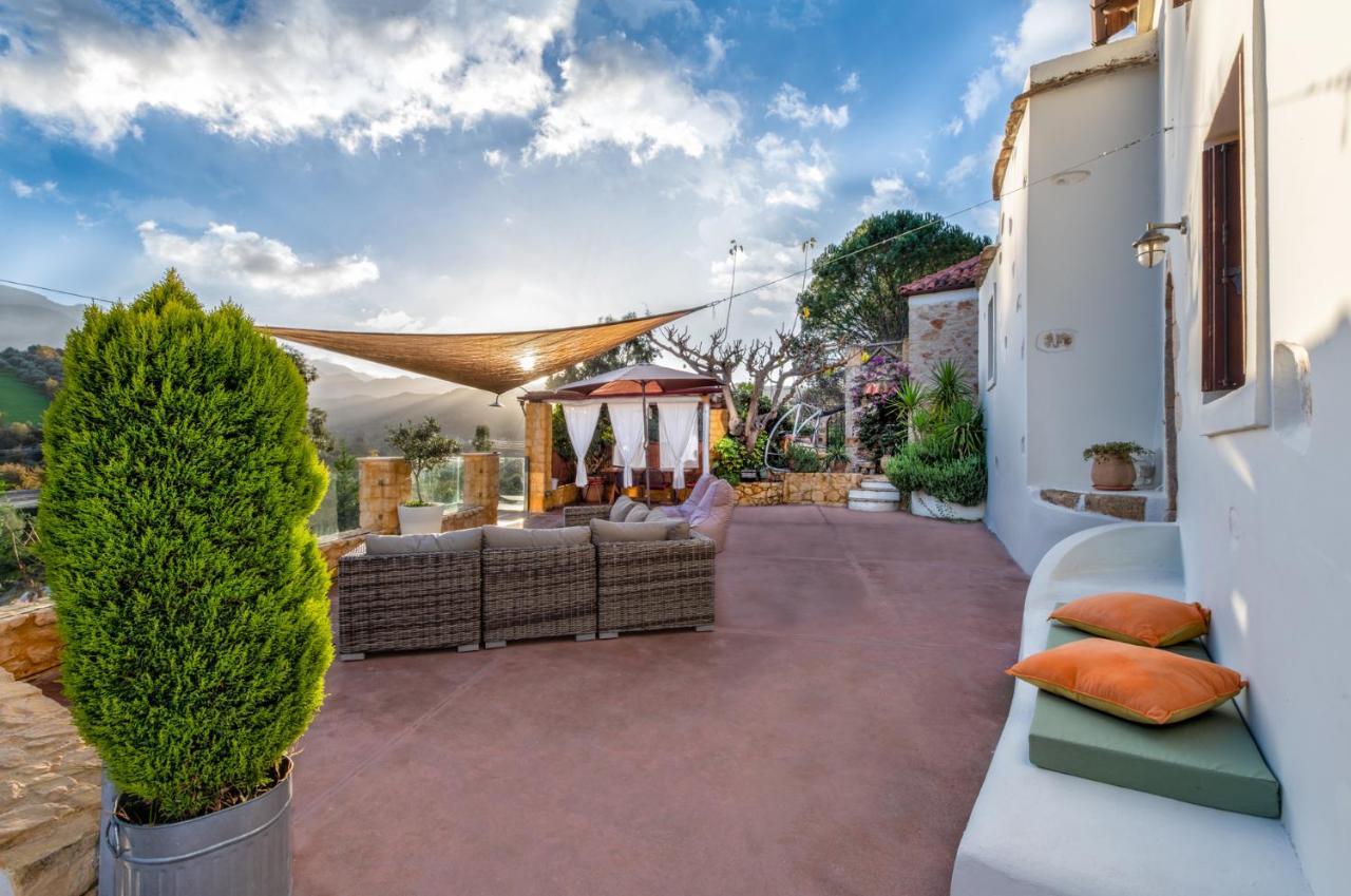 Verekinthos Villas - Pool, Hot Tub, Bbq, Kids Playground, Stunning Mountain Views Yerolakkos Екстер'єр фото