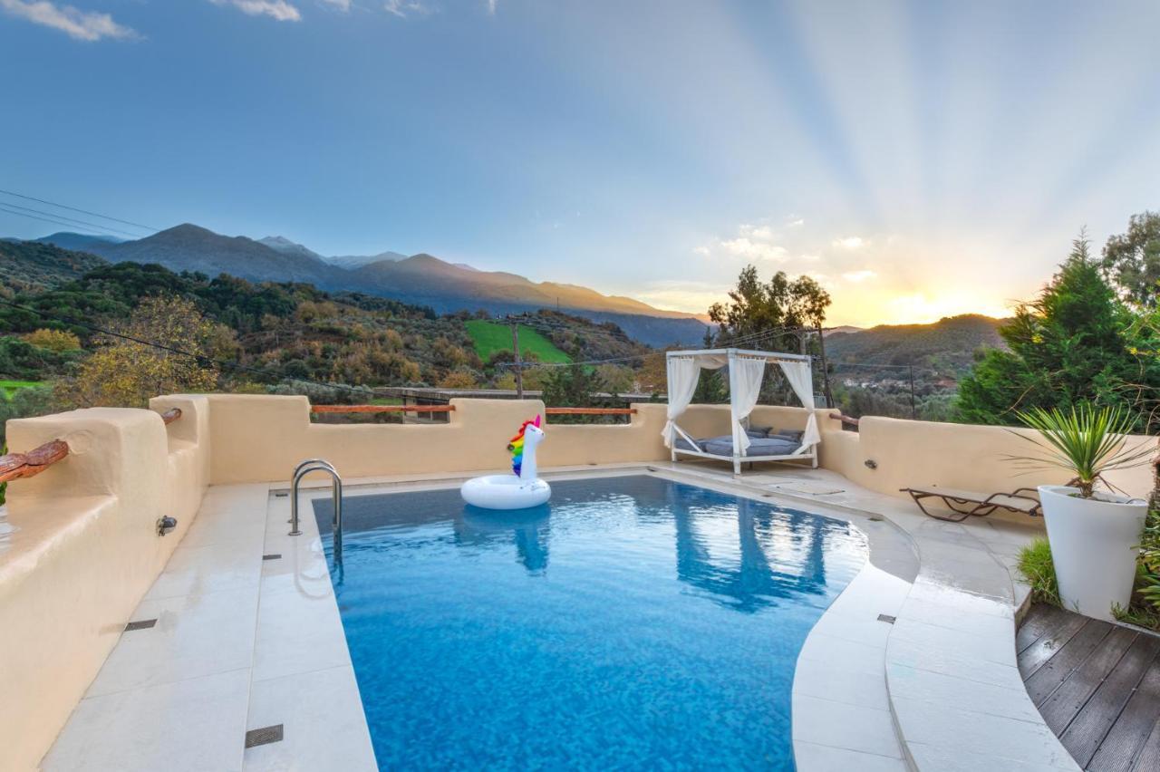 Verekinthos Villas - Pool, Hot Tub, Bbq, Kids Playground, Stunning Mountain Views Yerolakkos Екстер'єр фото